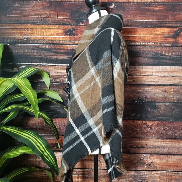 NWT St Johns Bay One Size Poncho Shawl Cape Toggle Sweater Blanket Brown Plaid - Picture 4 of 10